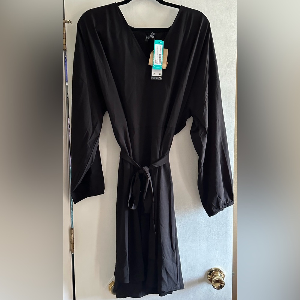 !!! NWT Vero Moda Natalia Tie Waist Dress!!! Size 22